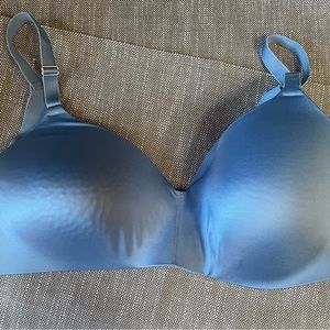 Soma vanishing back 40C light blue bra